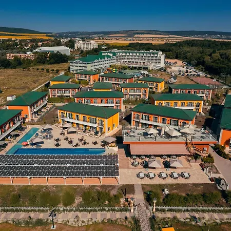 מלון Eco Therma Village - Mini Aquapark, Free Parking And קרנבו